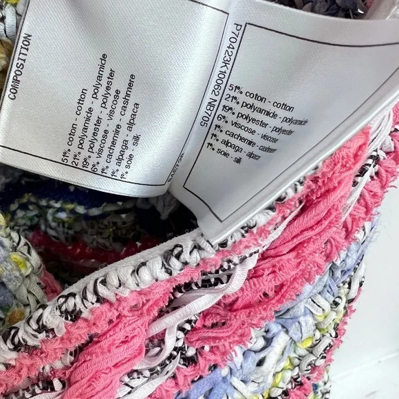 CHANEL Pink and Blue Textured Knit - Picture 8 of 9